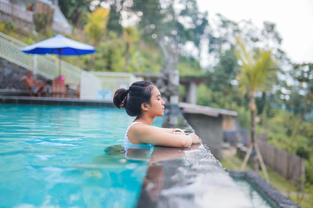 Kolam Renang Infinity